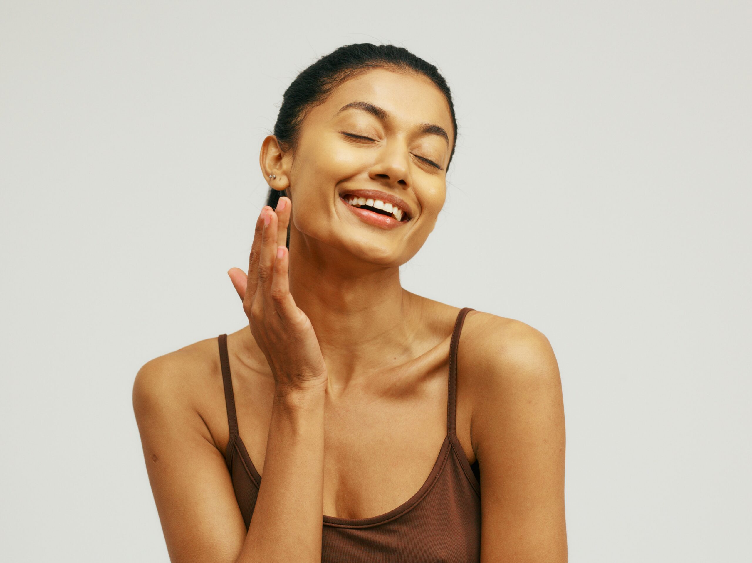Dermalux Tri-Wave LED treatment for holiday skin rejuvenation